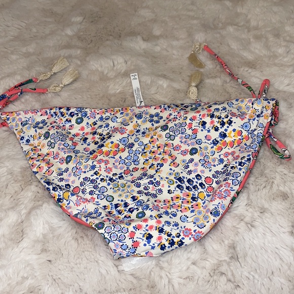 Vera Bradley Reversible String side Bikini Pant L (12-14) - Picture 6 of 14